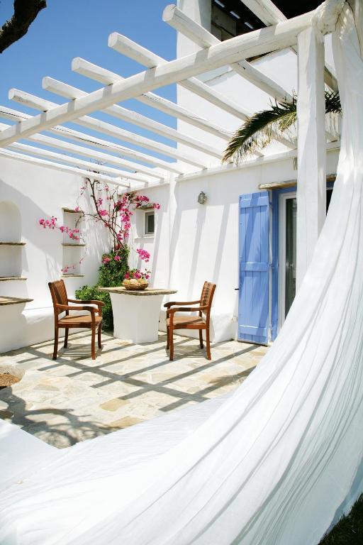 Golden Beach Studios & Suites Tinos Room photo